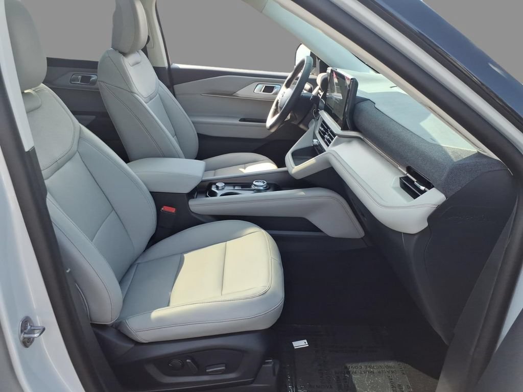 New 2026 Ford Explorer Active w/ Active Comfort Package AWD/4WD image 12