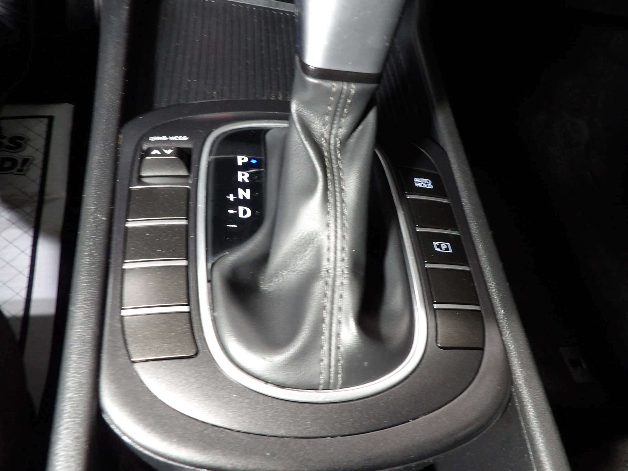 Used 2025 Hyundai Kona SE FWD image 14