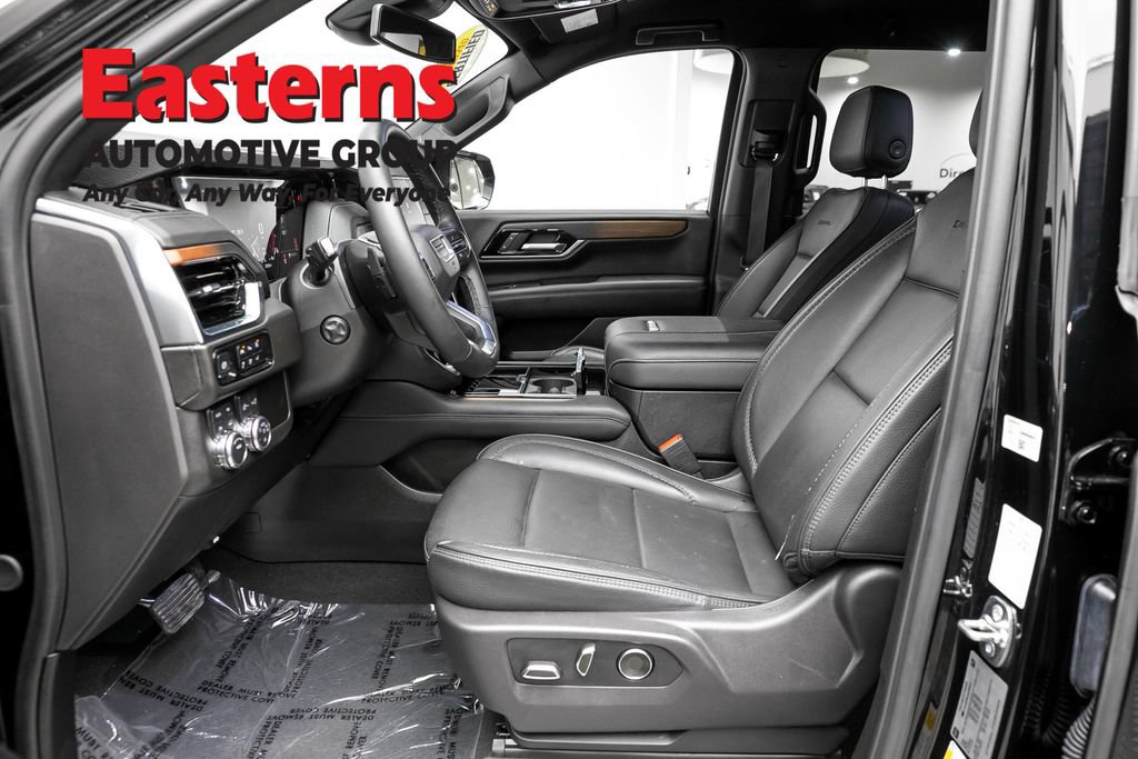 Used 2025 GMC Yukon XL Denali AWD/4WD image 14