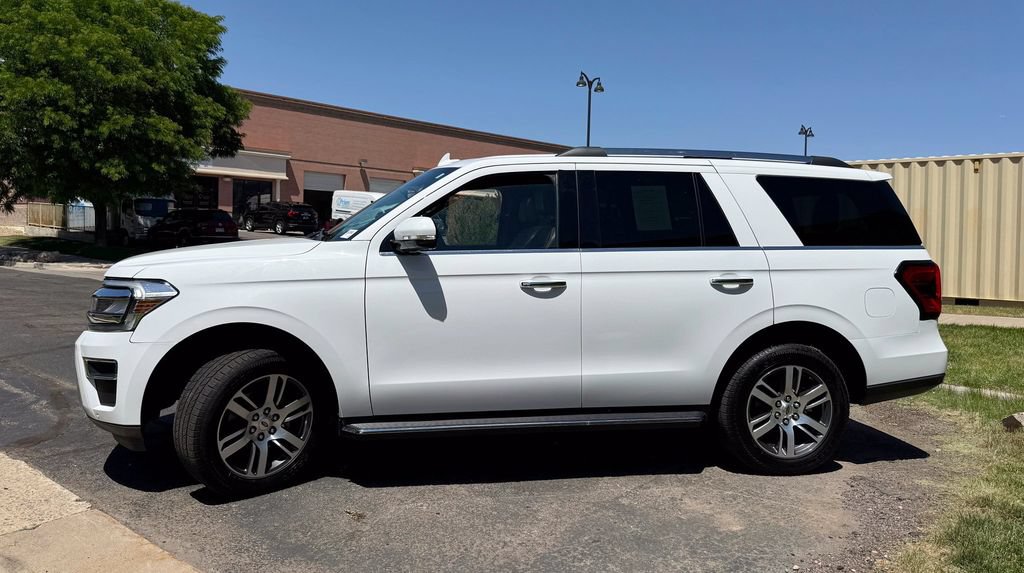 Used 2022 Ford Expedition Limited AWD/4WD image 5