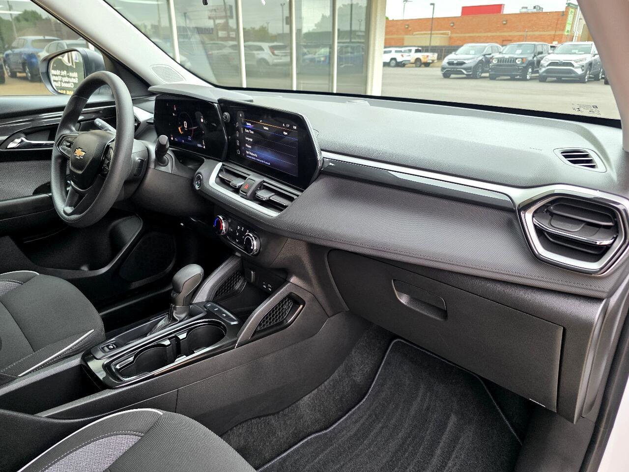 Used 2025 Chevrolet TrailBlazer LS w/ LS Convenience Package image 18