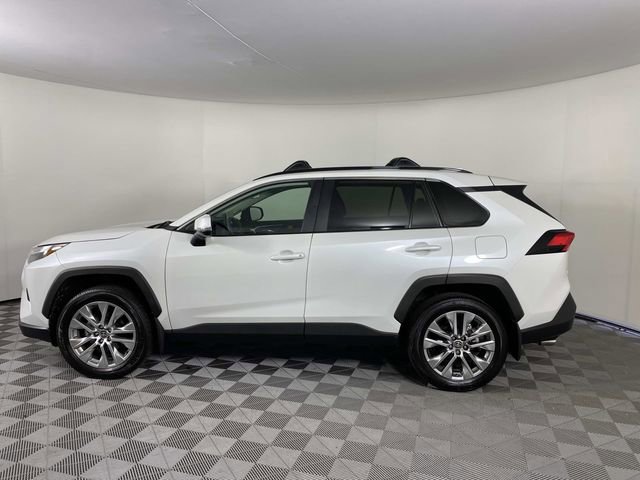 Used 2025 Toyota RAV4 XLE Premium w/ Weather Package AWD/4WD image 5