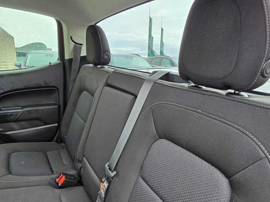 Used 2022 Chevrolet Colorado LT AWD/4WD image 17
