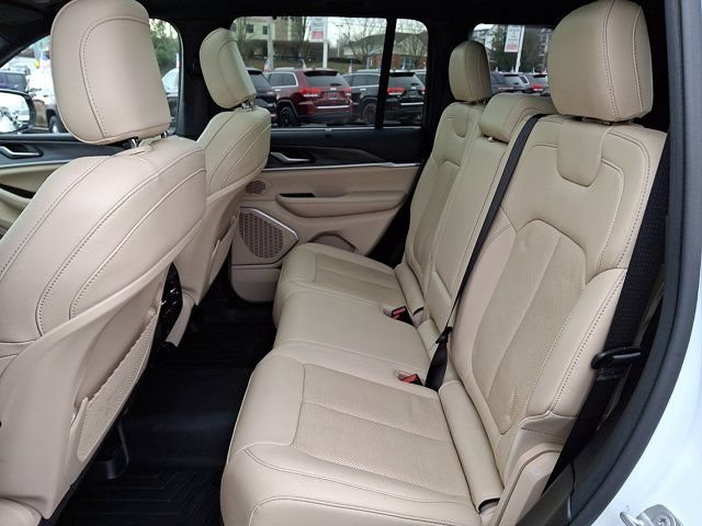 Certified 2022 Jeep Grand Cherokee Limited 4xe w/ Luxury Tech Group II AWD/4WD image 13