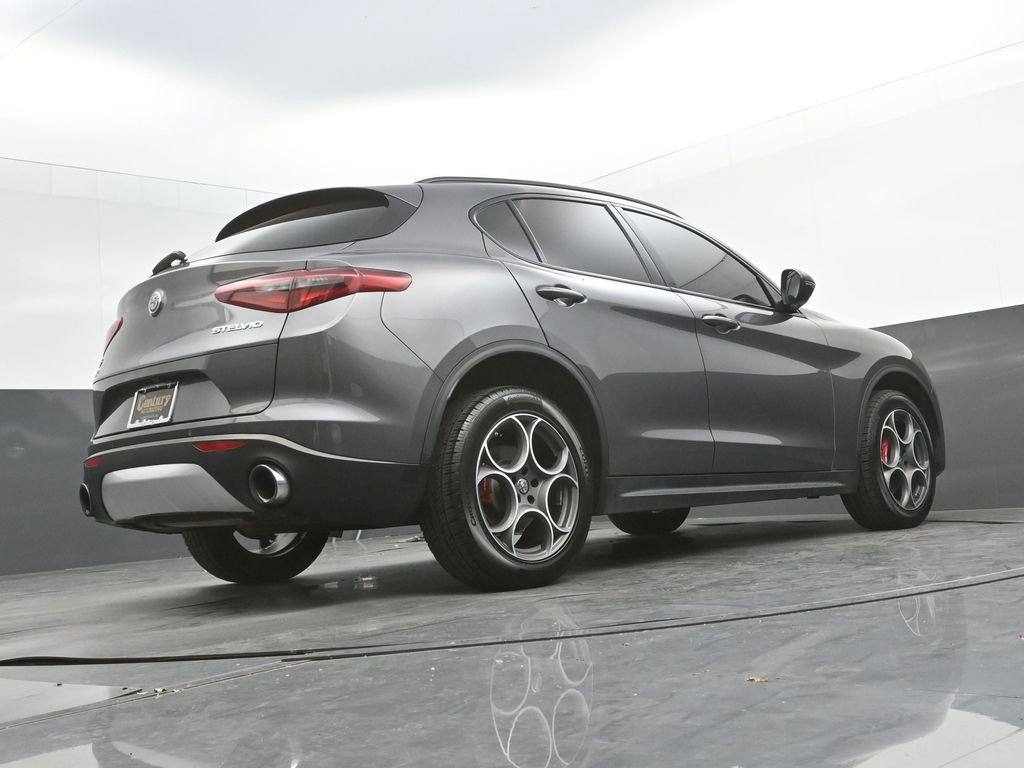 Used 2018 Alfa Romeo Stelvio Sport w/ Quick Order Package 22J Sport image 38