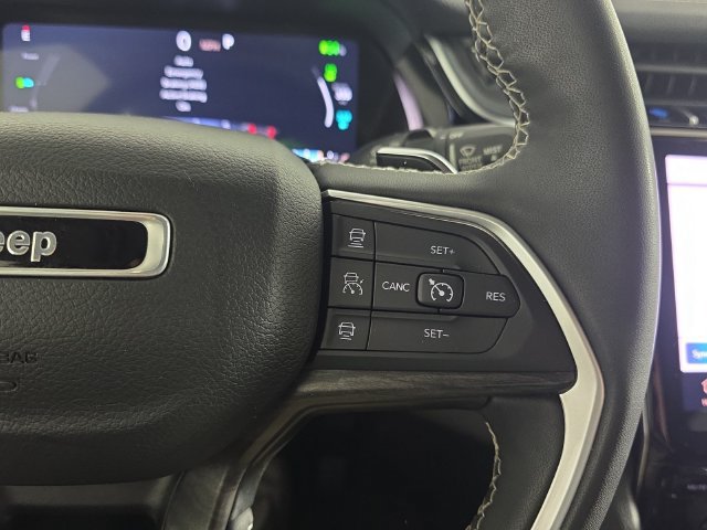 Used 2023 Jeep Grand Cherokee 30th Anniversary AWD/4WD image 13
