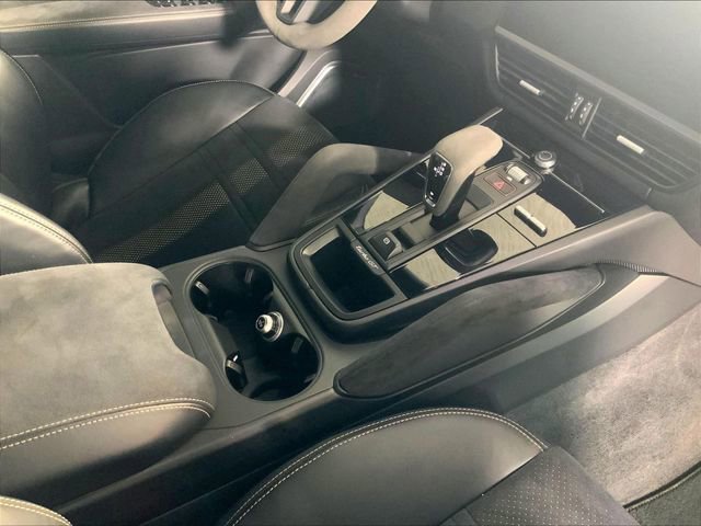 Certified 2022 Porsche Cayenne Turbo GT AWD/4WD image 16
