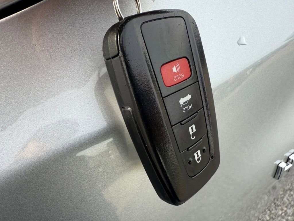 Used 2021 Toyota Camry XLE image 29