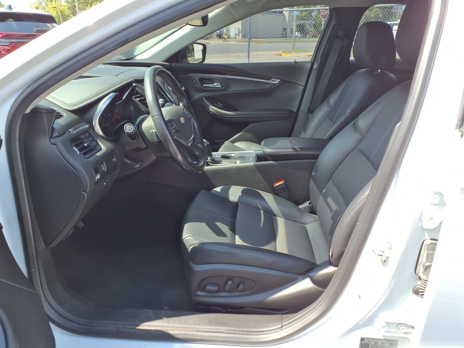 Used 2020 Chevrolet Impala LT FWD image 17