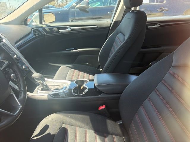 Used 2016 Ford Fusion SE AWD/4WD image 8