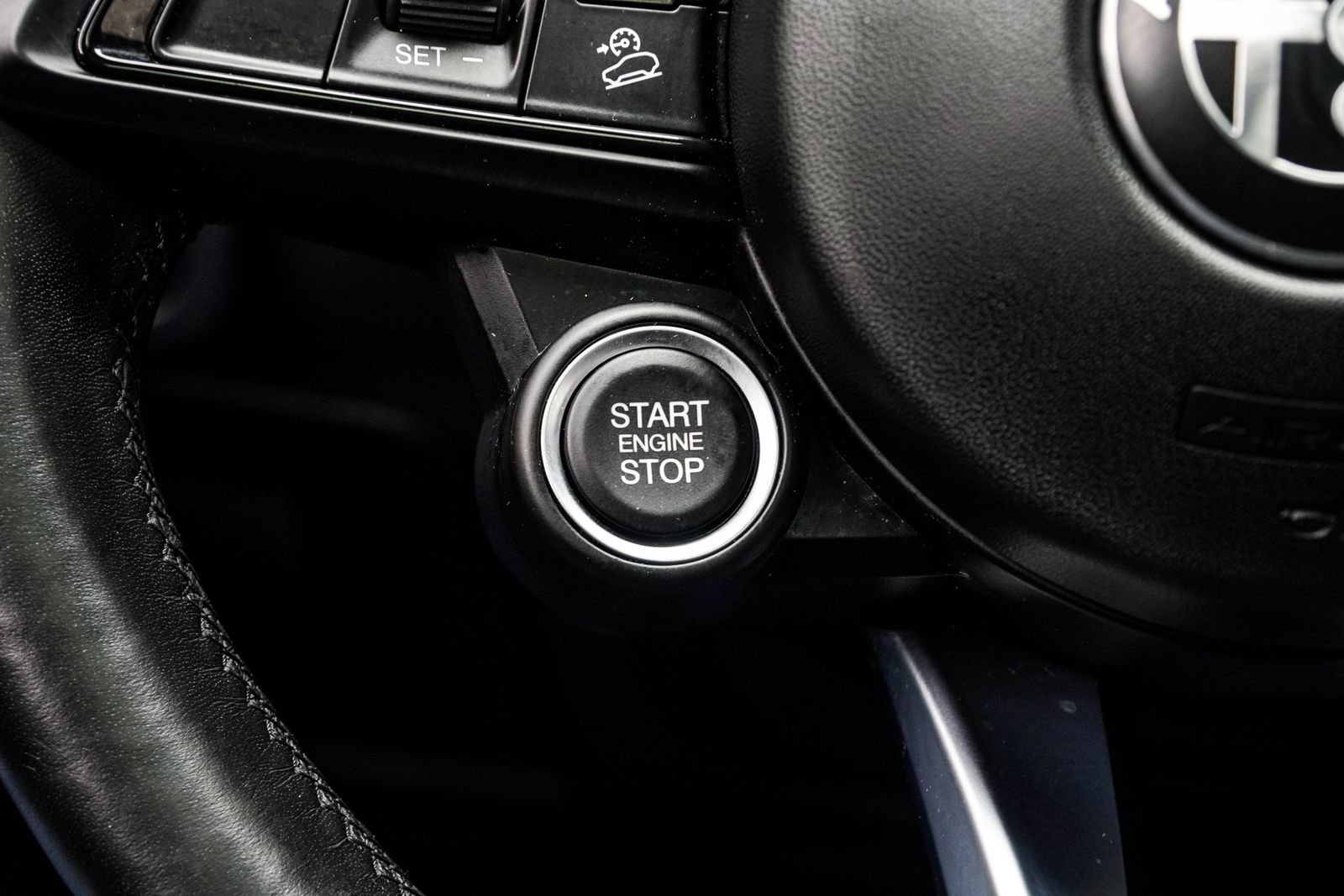 Used 2023 Alfa Romeo Stelvio Veloce image 32