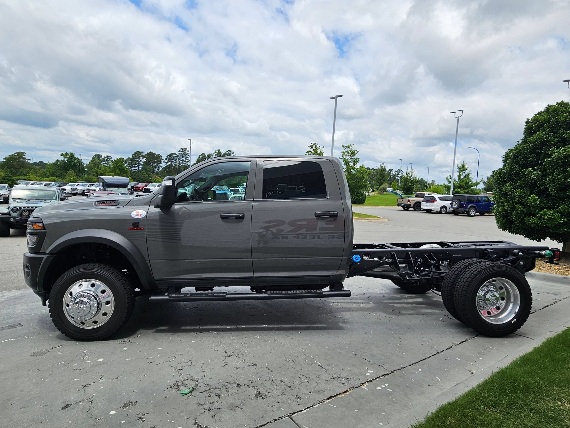 New 2026 RAM 4500 Tradesman AWD/4WD image 4