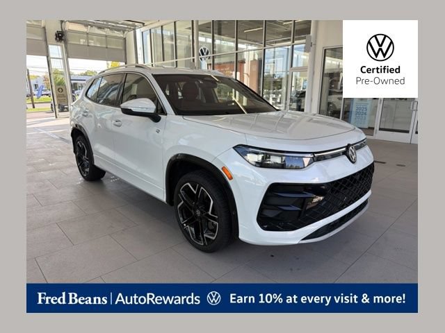 Used 2025 Volkswagen Tiguan SEL R-Line AWD/4WD image 1