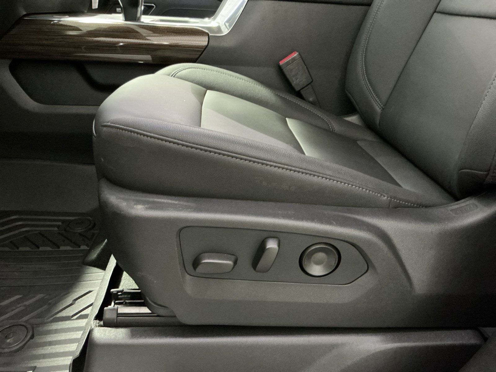 New 2026 Chevrolet Silverado 1500 LT Trail Boss w/ Convenience Package II AWD/4WD image 15