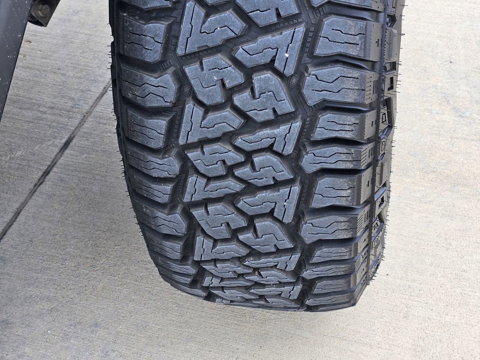 Used 2018 Jeep Wrangler Unlimited Sahara AWD/4WD image 14