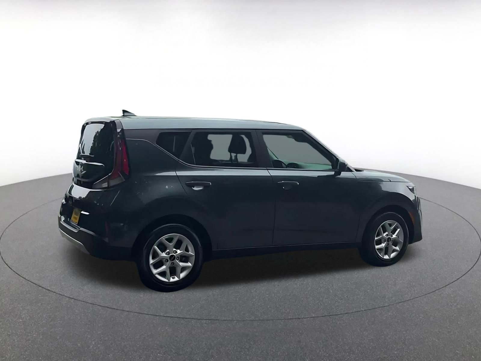 Used 2025 Kia Soul LX w/ LX Technology Package FWD image 15