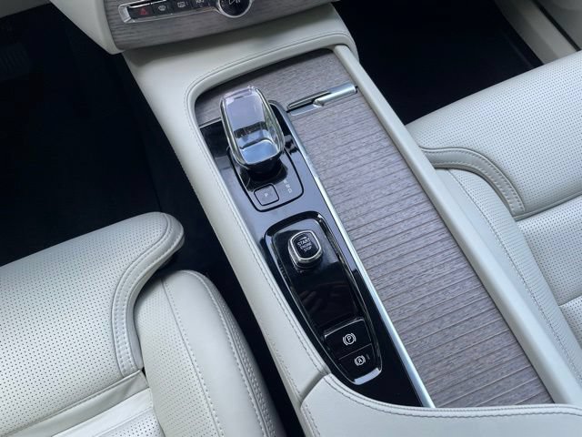Certified 2024 Volvo XC90 B6 Ultimate AWD/4WD image 25