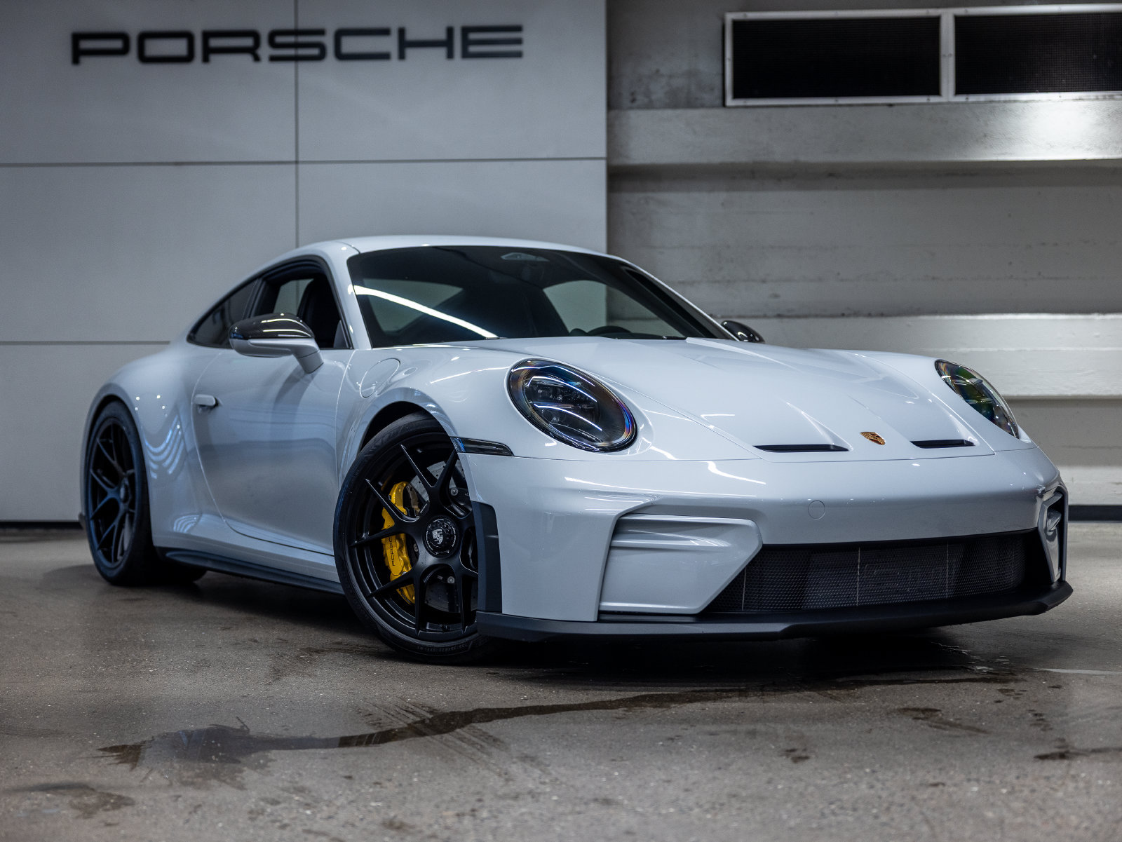 Certified 2026 Porsche 911 GT3 w/ Lightweight Package In Black RWD image 10