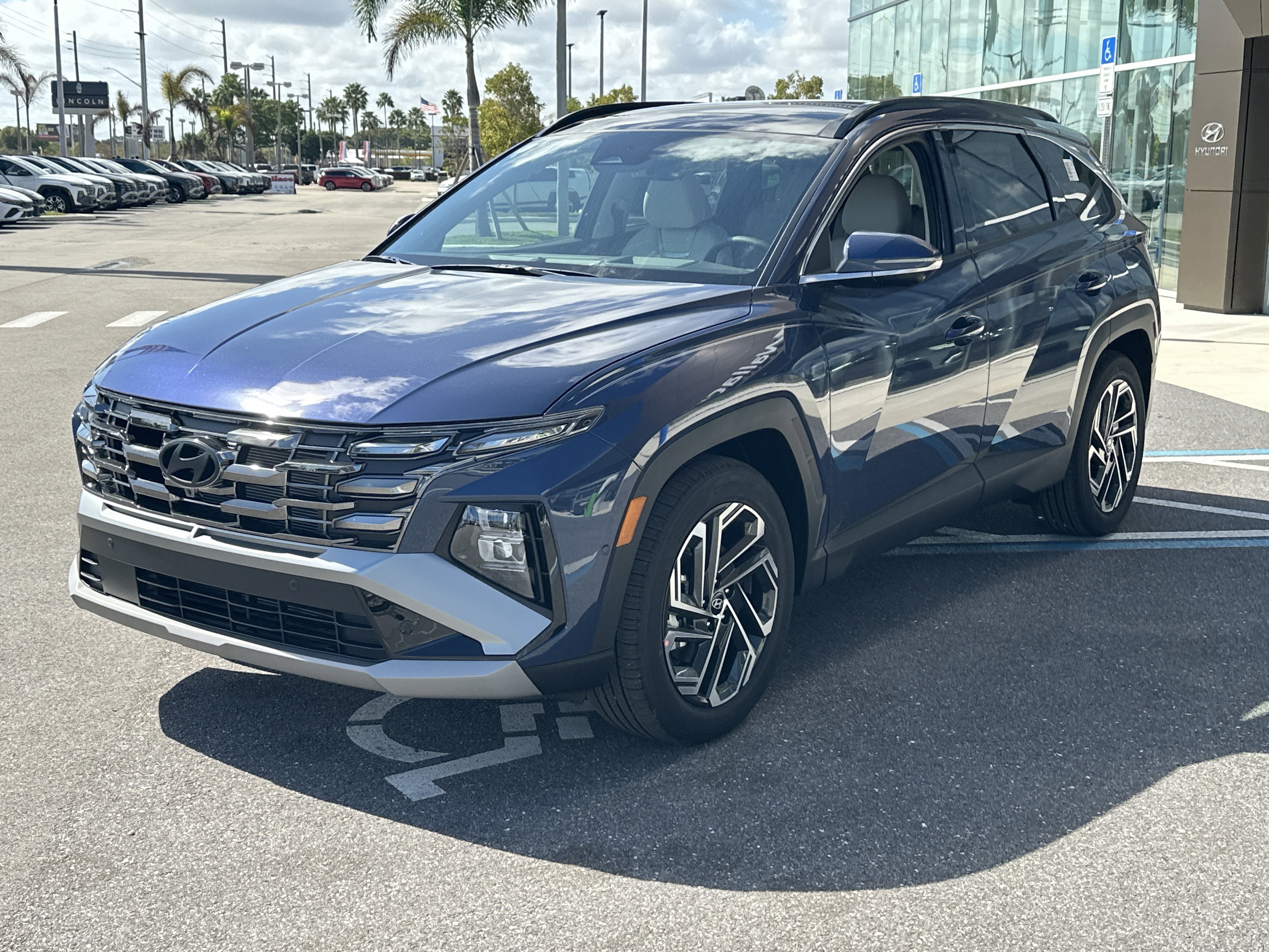 New 2026 Hyundai Tucson Limited FWD image 3