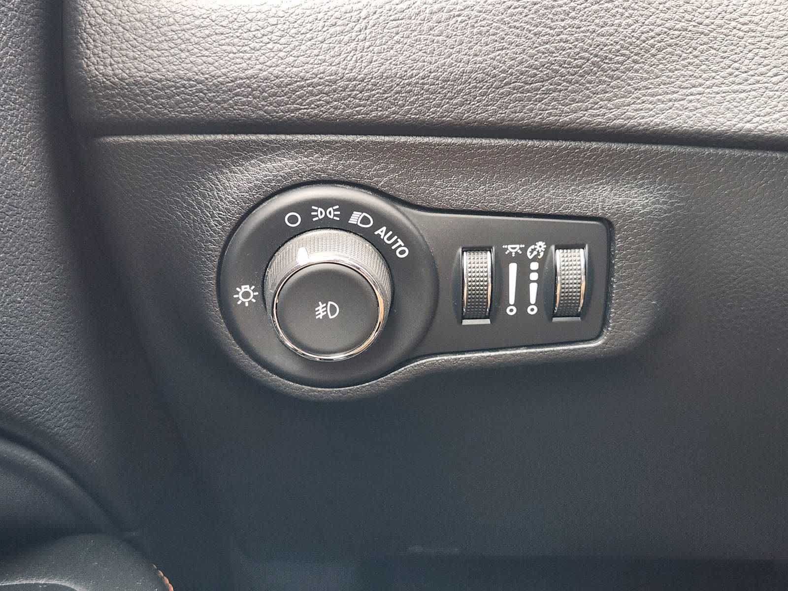 Used 2019 Jeep Compass Limited FWD image 21