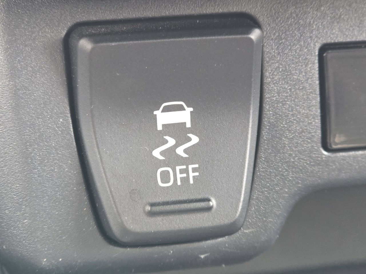 Used 2023 Toyota RAV4 AWD Hybrid image 6