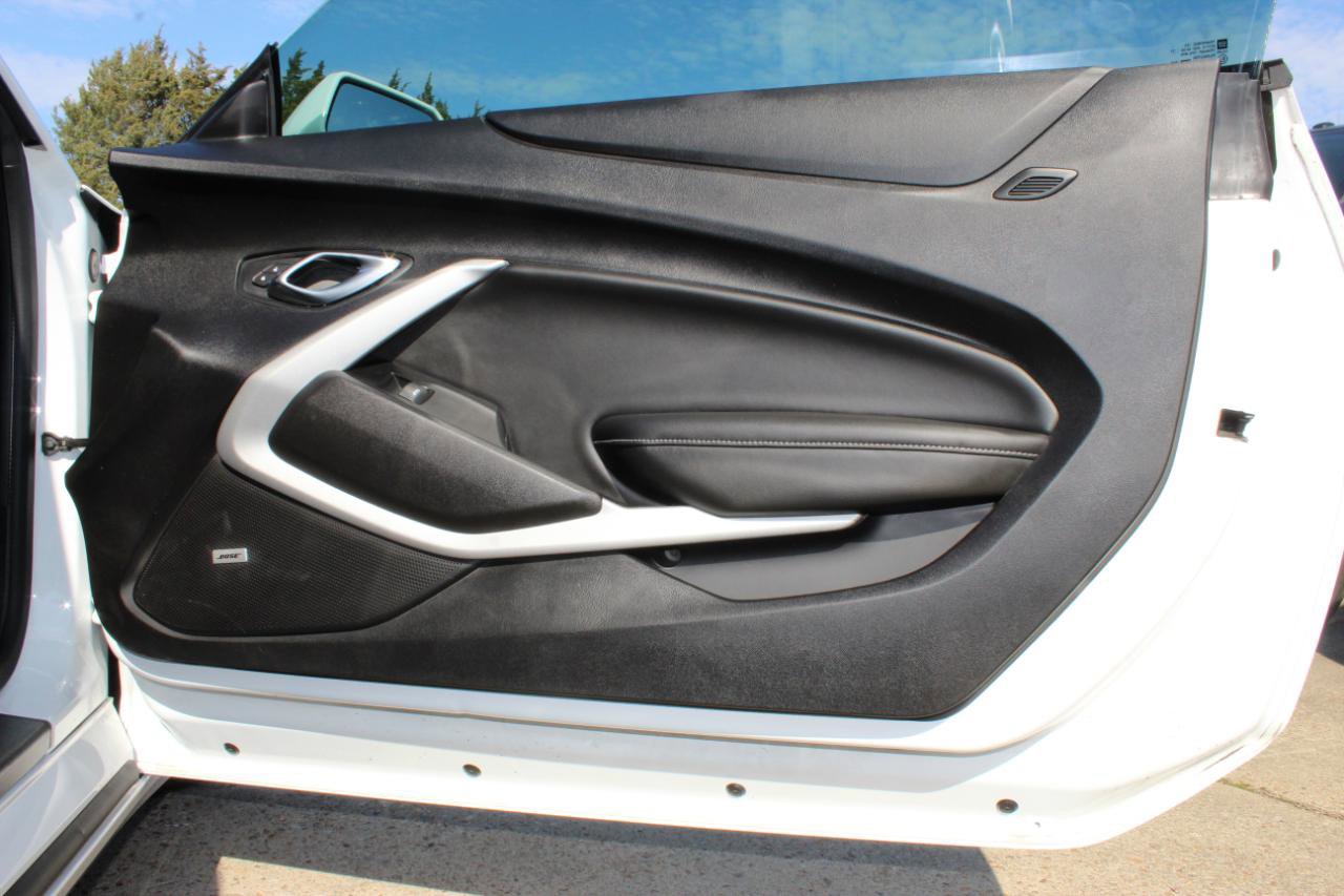 Used 2019 Chevrolet Camaro LT w/ Technology Package image 13