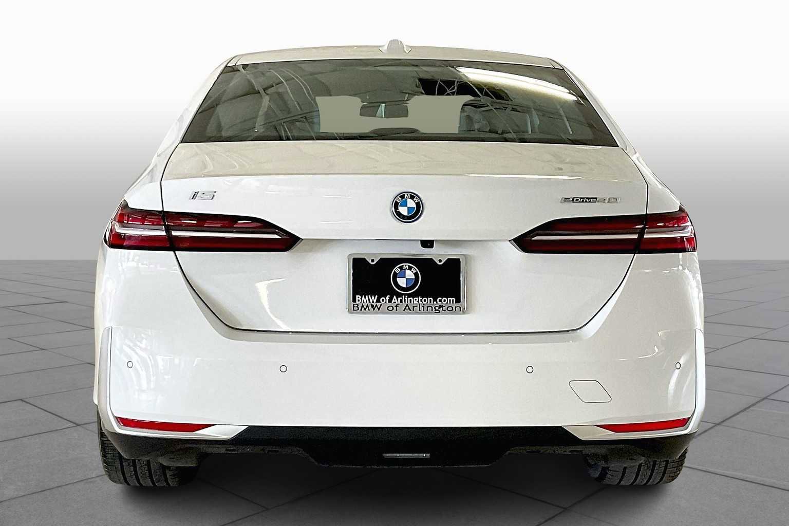 Used 2026 BMW i5 eDrive40 RWD image 4