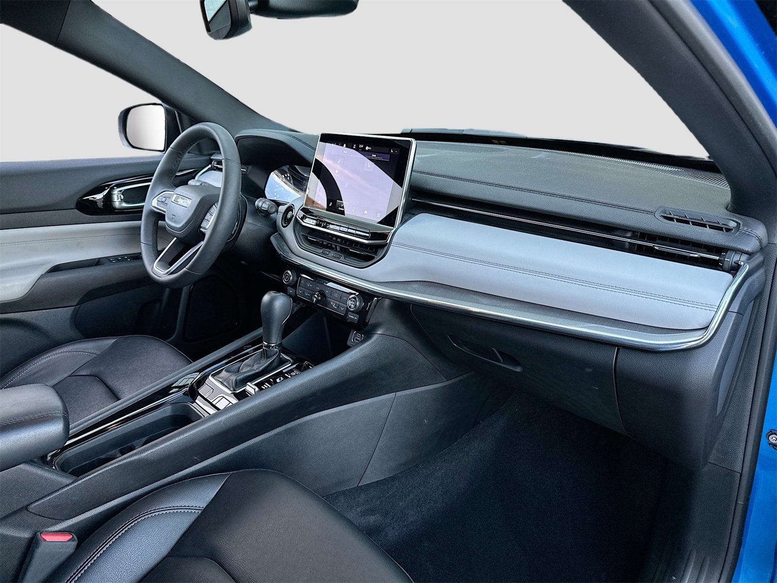 Used 2024 Jeep Compass Limited image 29