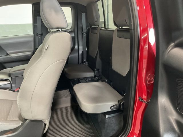 Used 2021 Toyota Tacoma SR5 AWD/4WD image 18