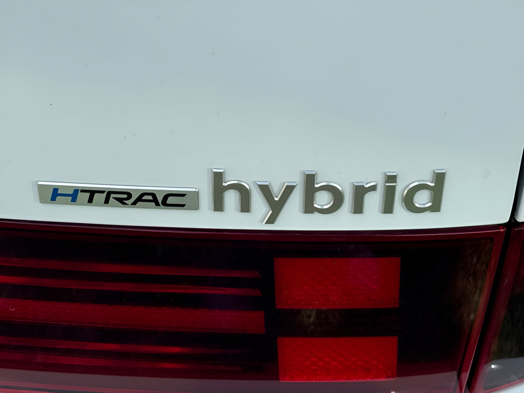 Used 2025 Hyundai Santa Fe Limited AWD/4WD image 30