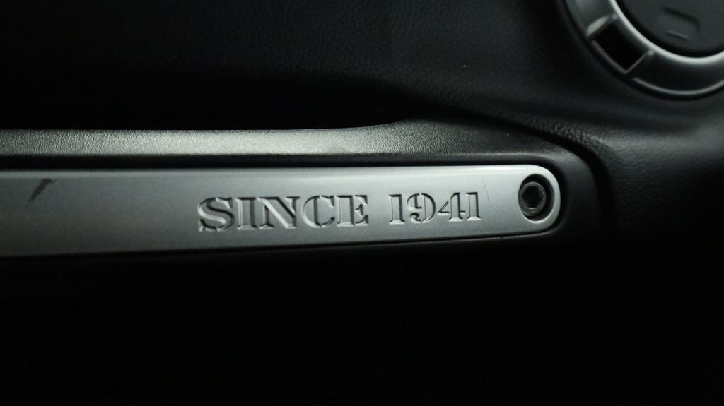 Used 2014 Jeep Wrangler Unlimited Sahara w/ Connectivity Group AWD/4WD image 34
