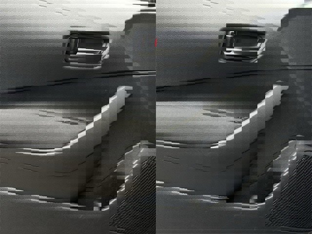 Used 2025 Toyota Corolla LE image 23