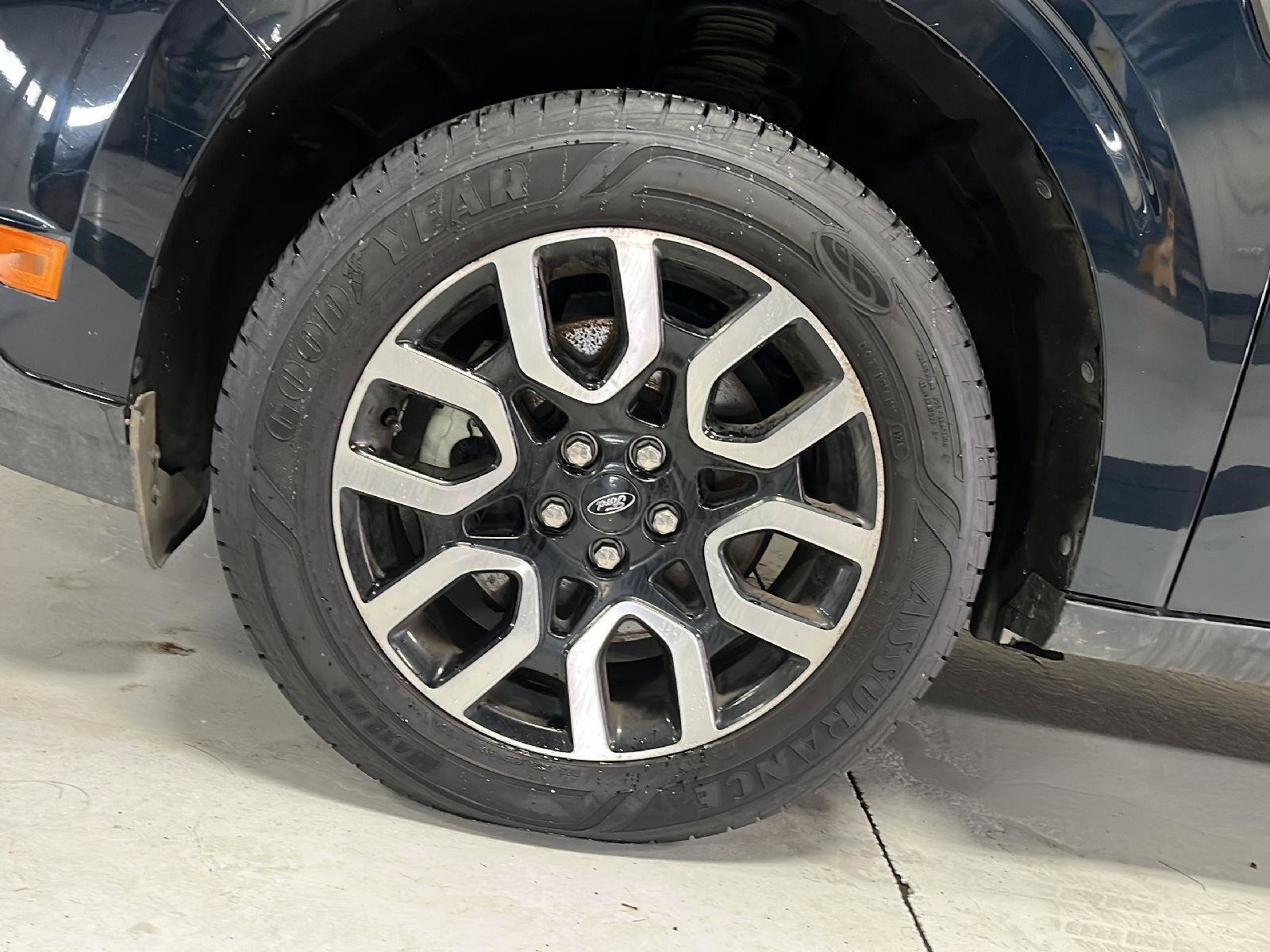 Used 2022 Ford Maverick Lariat w/ Lariat Luxury Package image 25