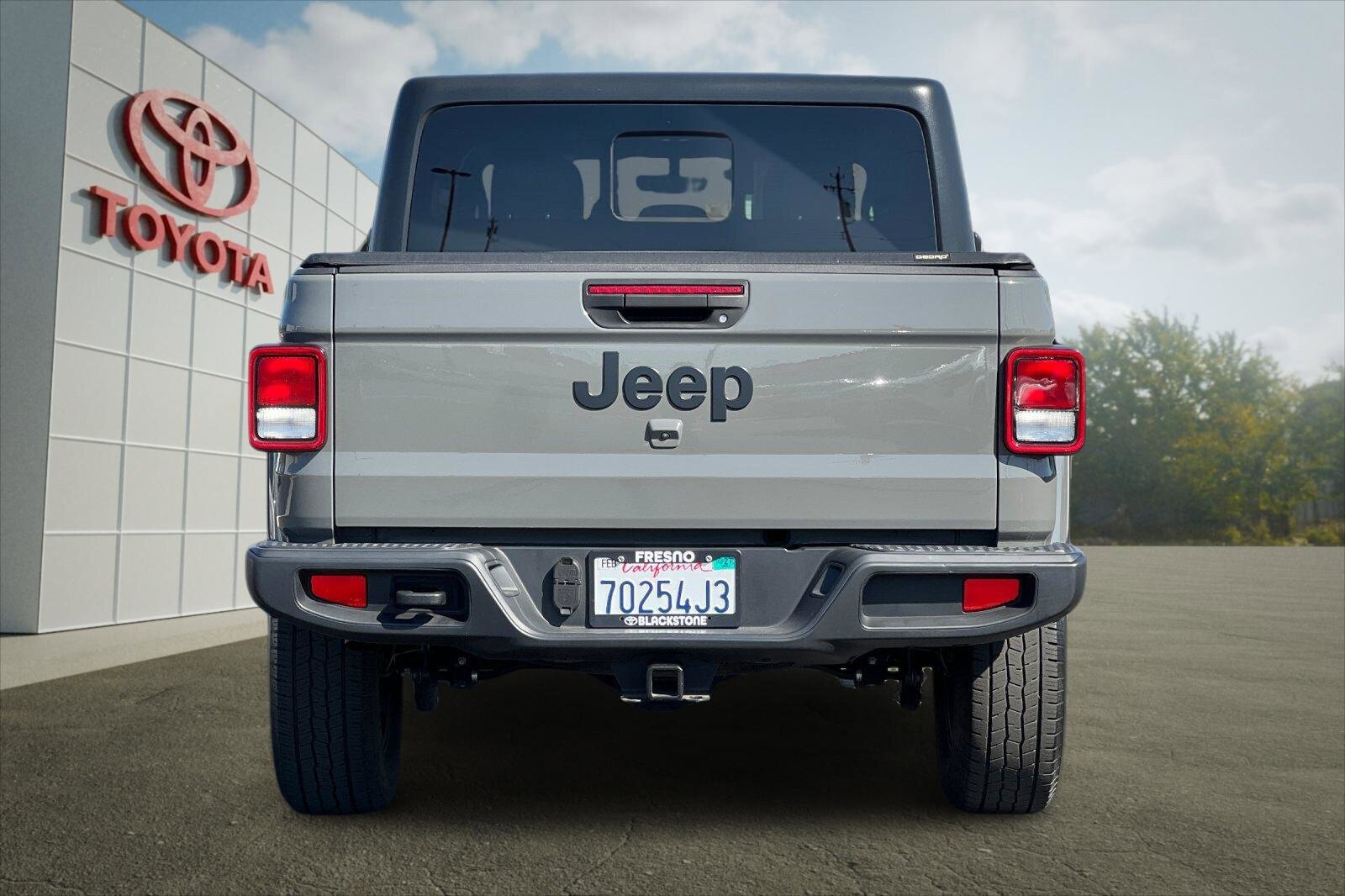 Used 2021 Jeep Gladiator Sport AWD/4WD image 4