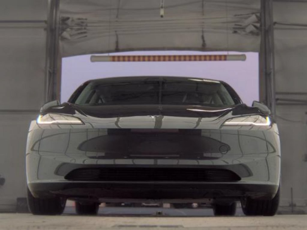 Used 2024 Tesla Model 3 Long Range RWD image 3