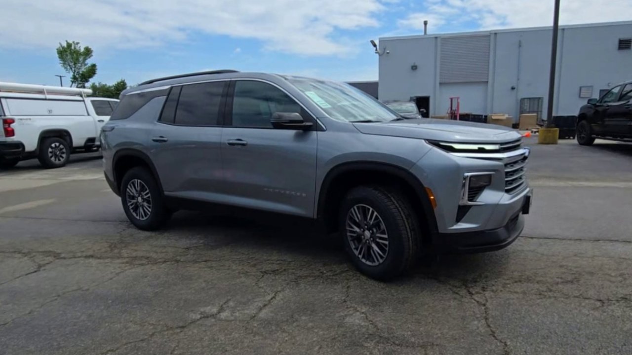 New 2025 Chevrolet Traverse LT w/ LPO, Floor Liner Package image 27