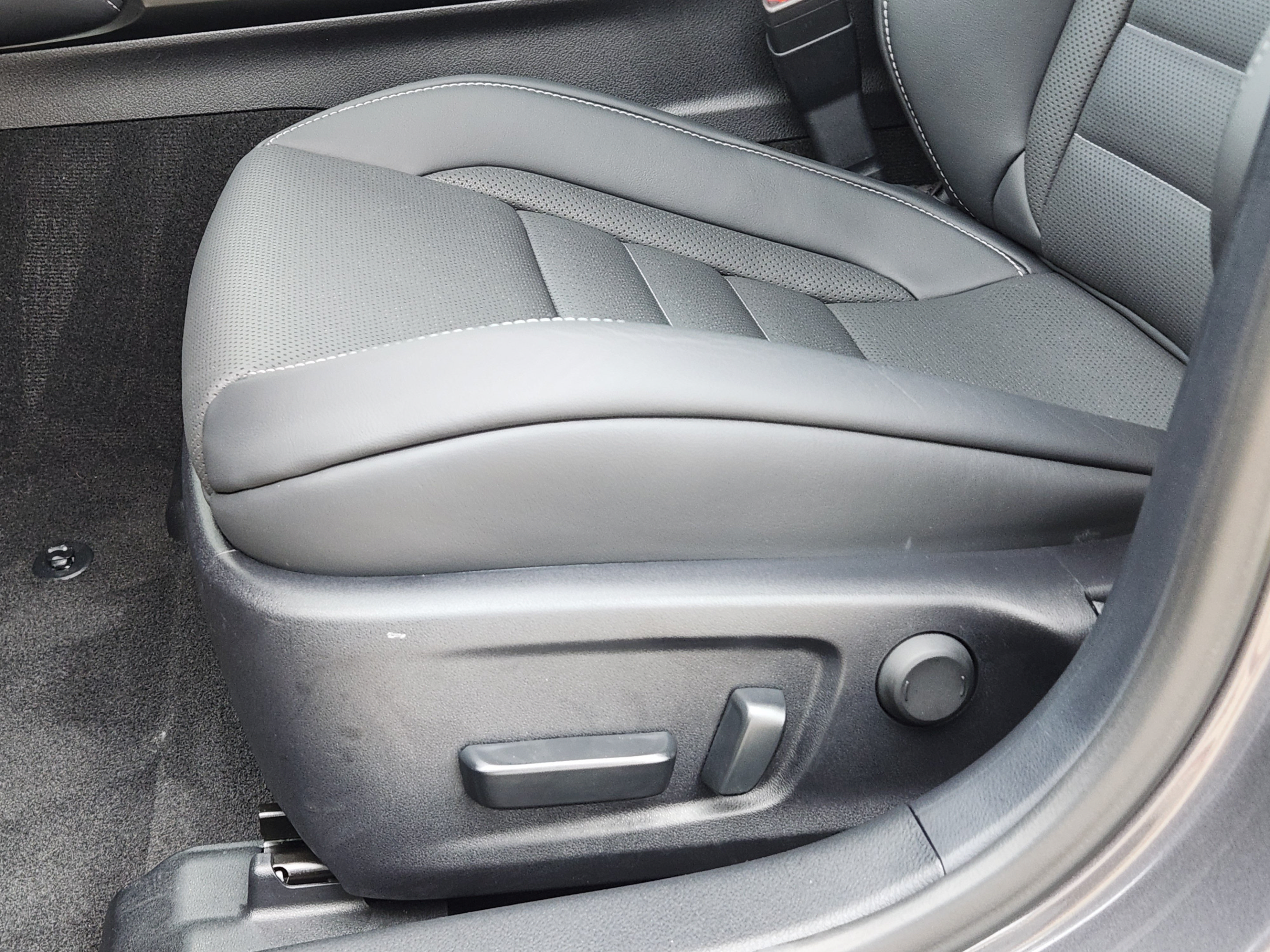 Used 2024 Lexus IS 350 F Sport RWD image 21