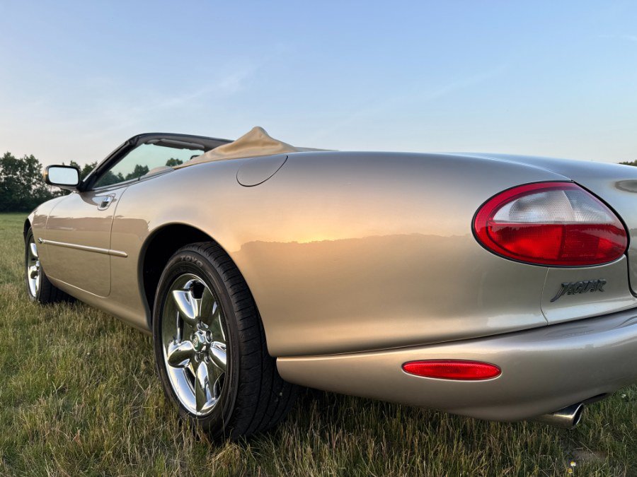 Used 1997 Jaguar XK8 Convertible RWD image 10