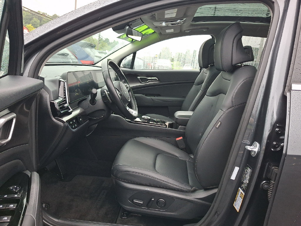 Certified 2024 Kia Sportage EX w/ EX Premium Package AWD/4WD image 15