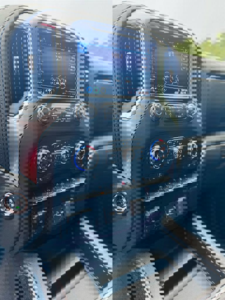 Used 2021 Chevrolet Silverado 1500 RST image 22