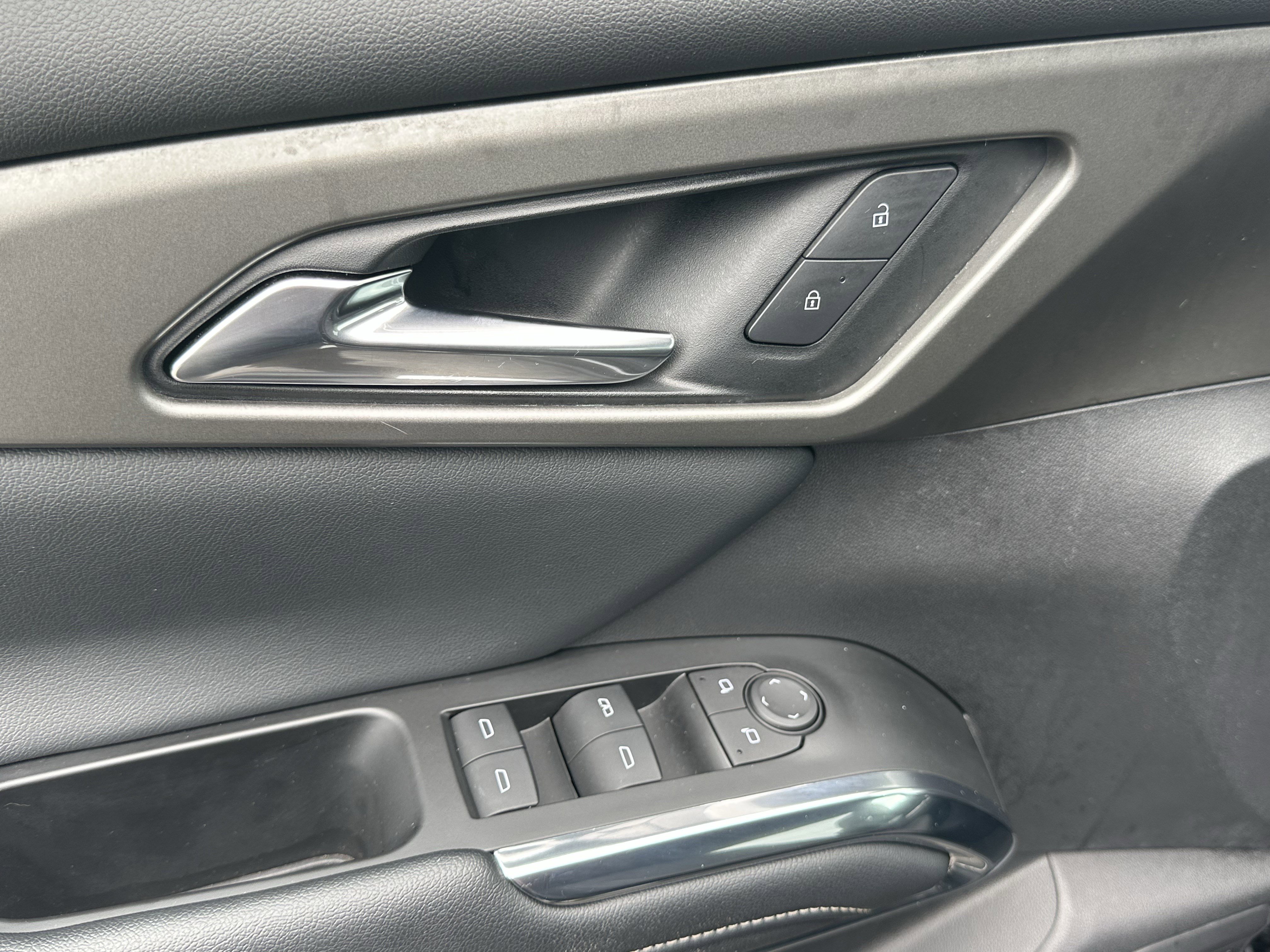 Certified 2025 Chevrolet Traverse LT image 15