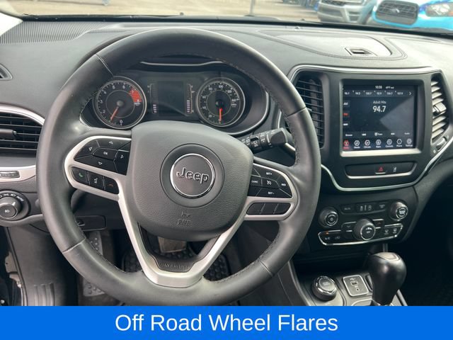 Used 2022 Jeep Cherokee Latitude AWD/4WD image 14