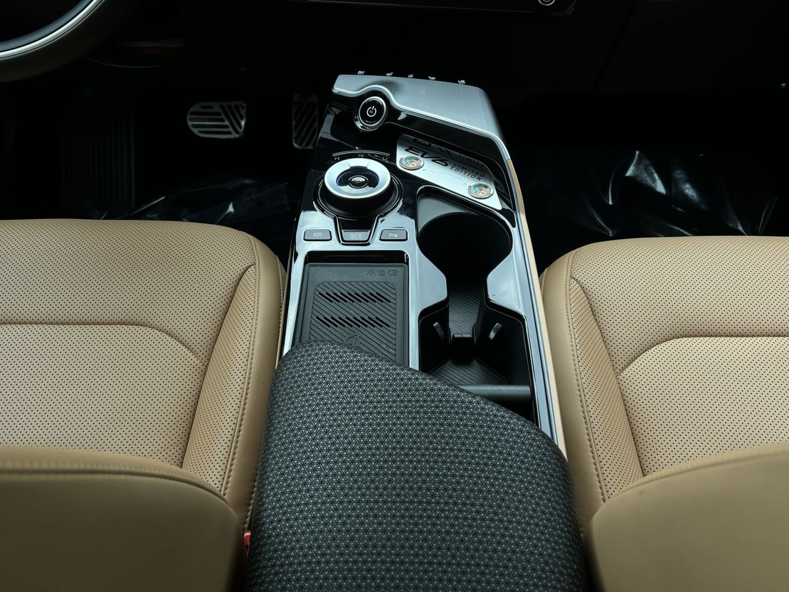 Used 2023 Kia EV6 GT-Line AWD/4WD image 29