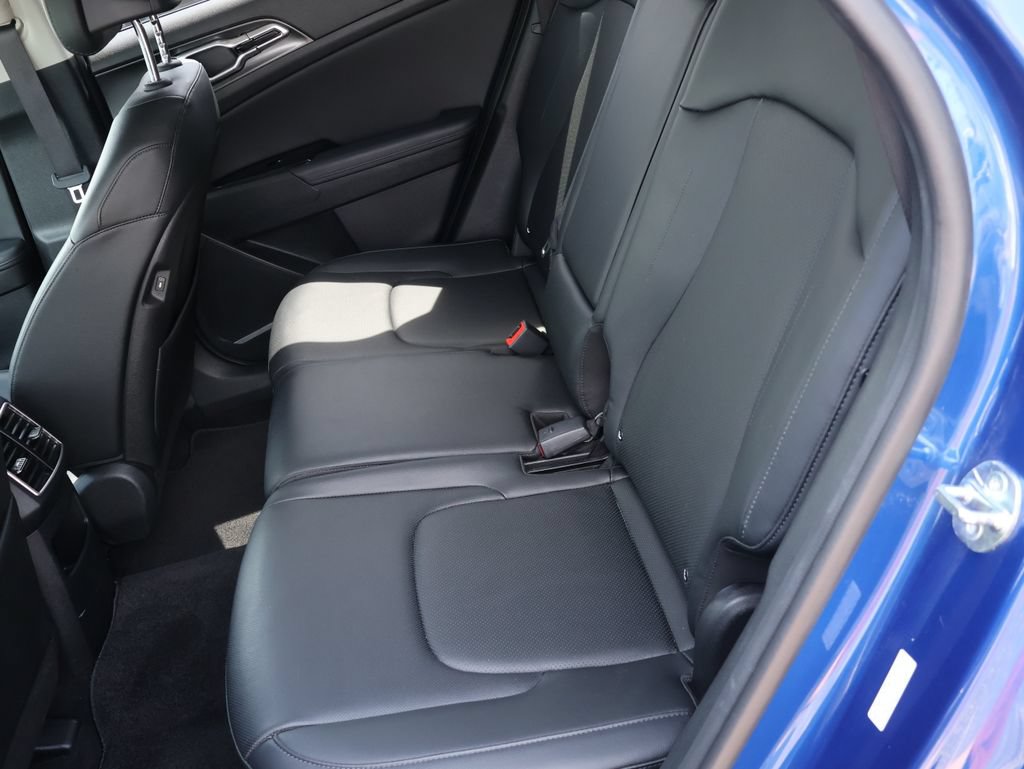 Used 2025 Kia Sportage EX AWD/4WD image 12