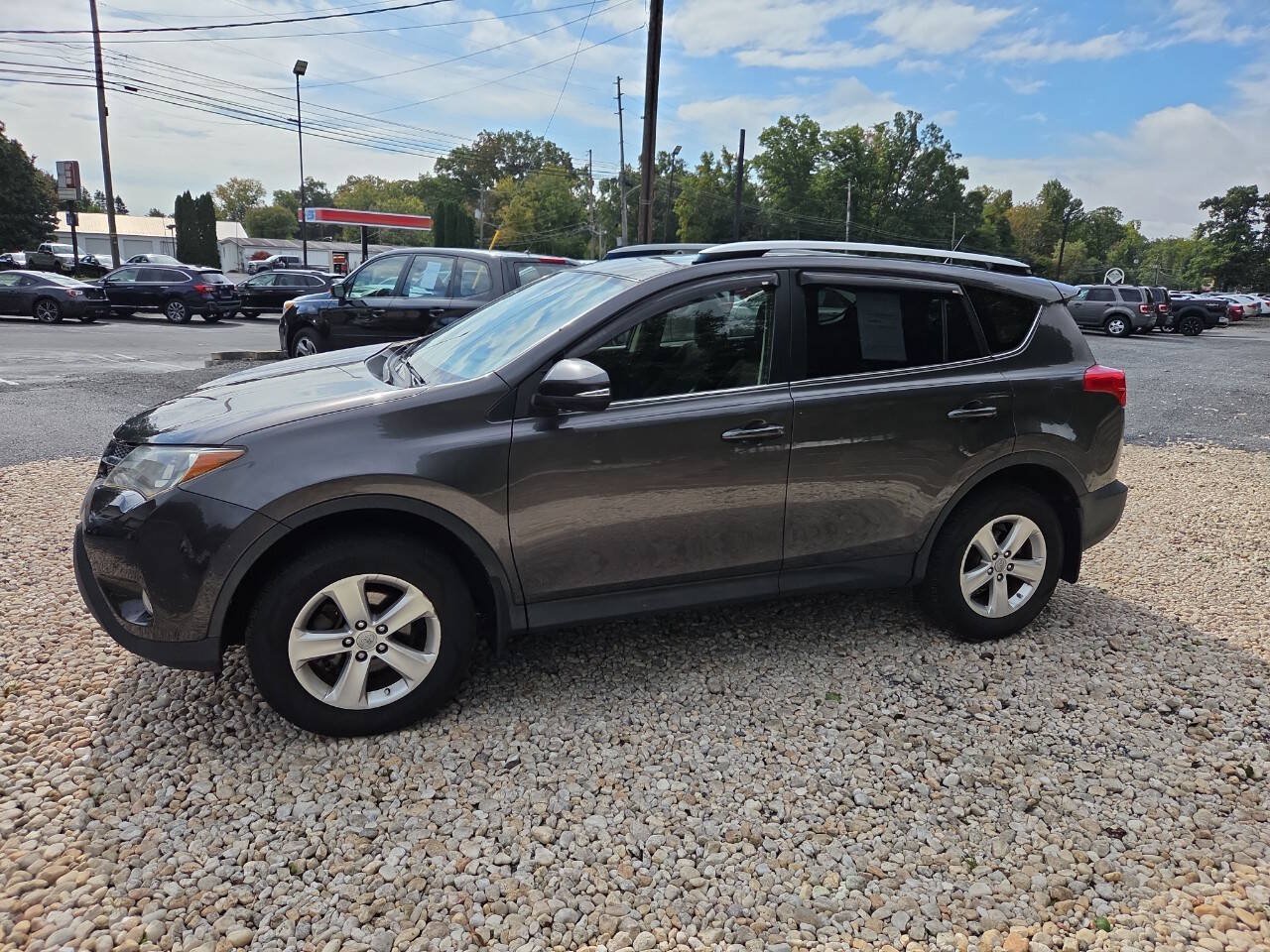 Used 2013 Toyota RAV4 XLE AWD/4WD image 4