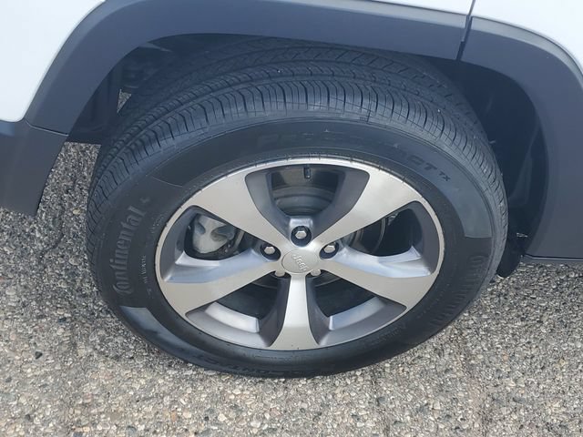 Used 2020 Jeep Cherokee Limited AWD/4WD image 5