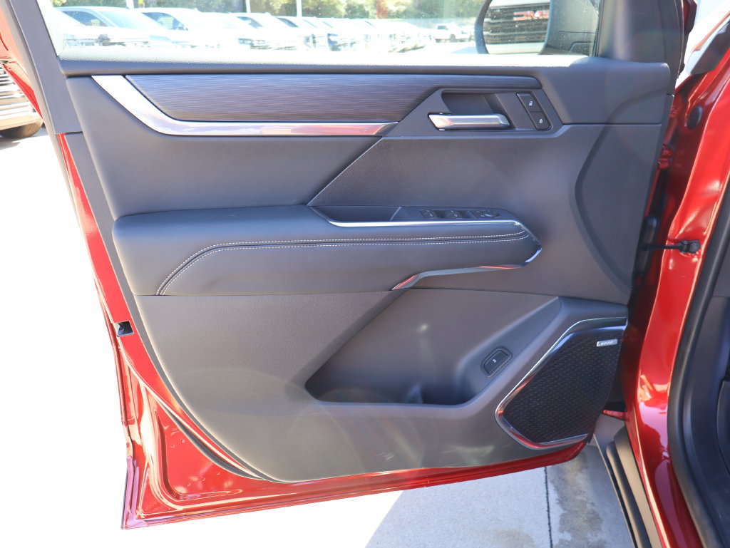 New 2027 GMC Acadia Elevation w/ Black Edition AWD/4WD image 11