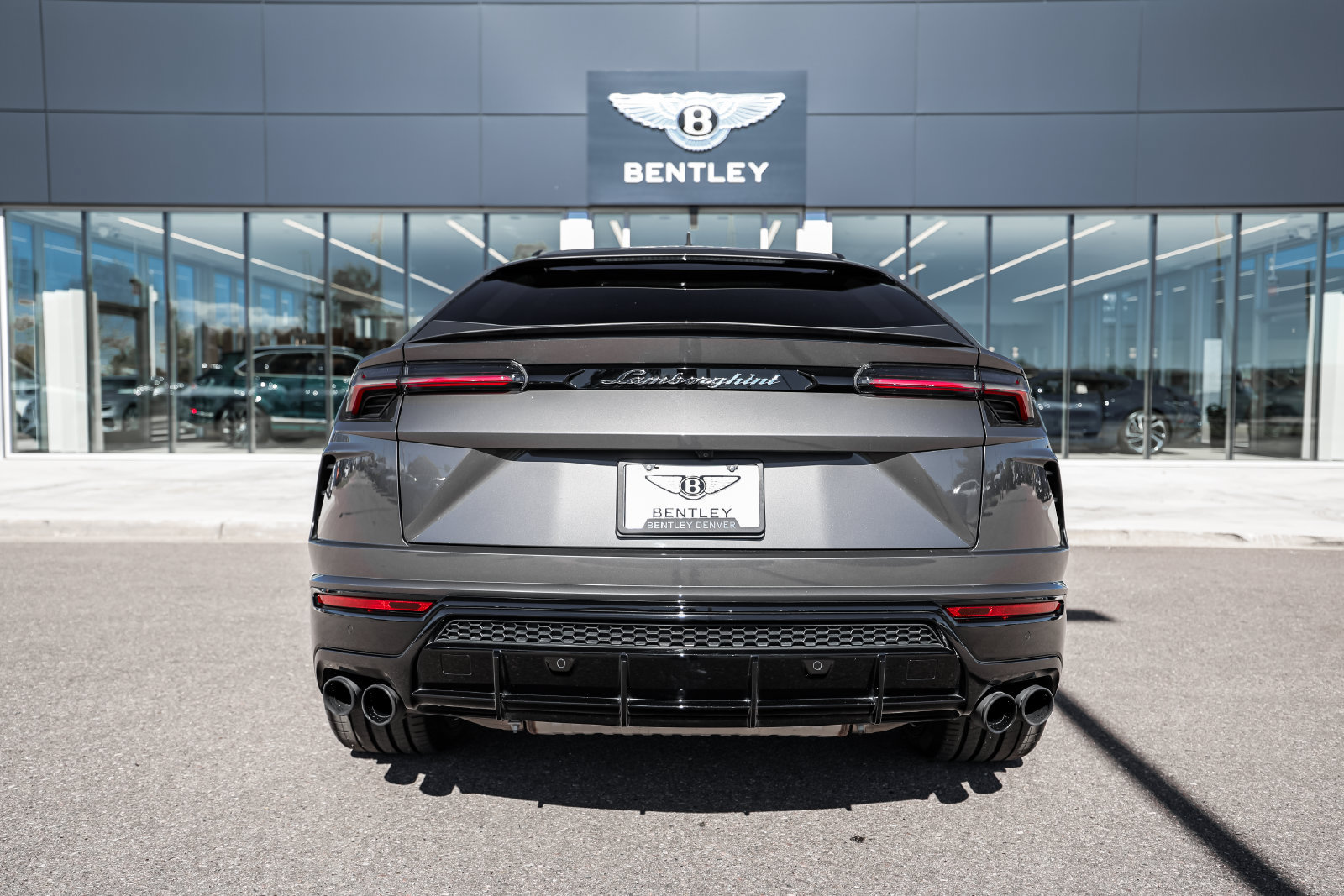 Used 2021 Lamborghini Urus AWD/4WD image 11