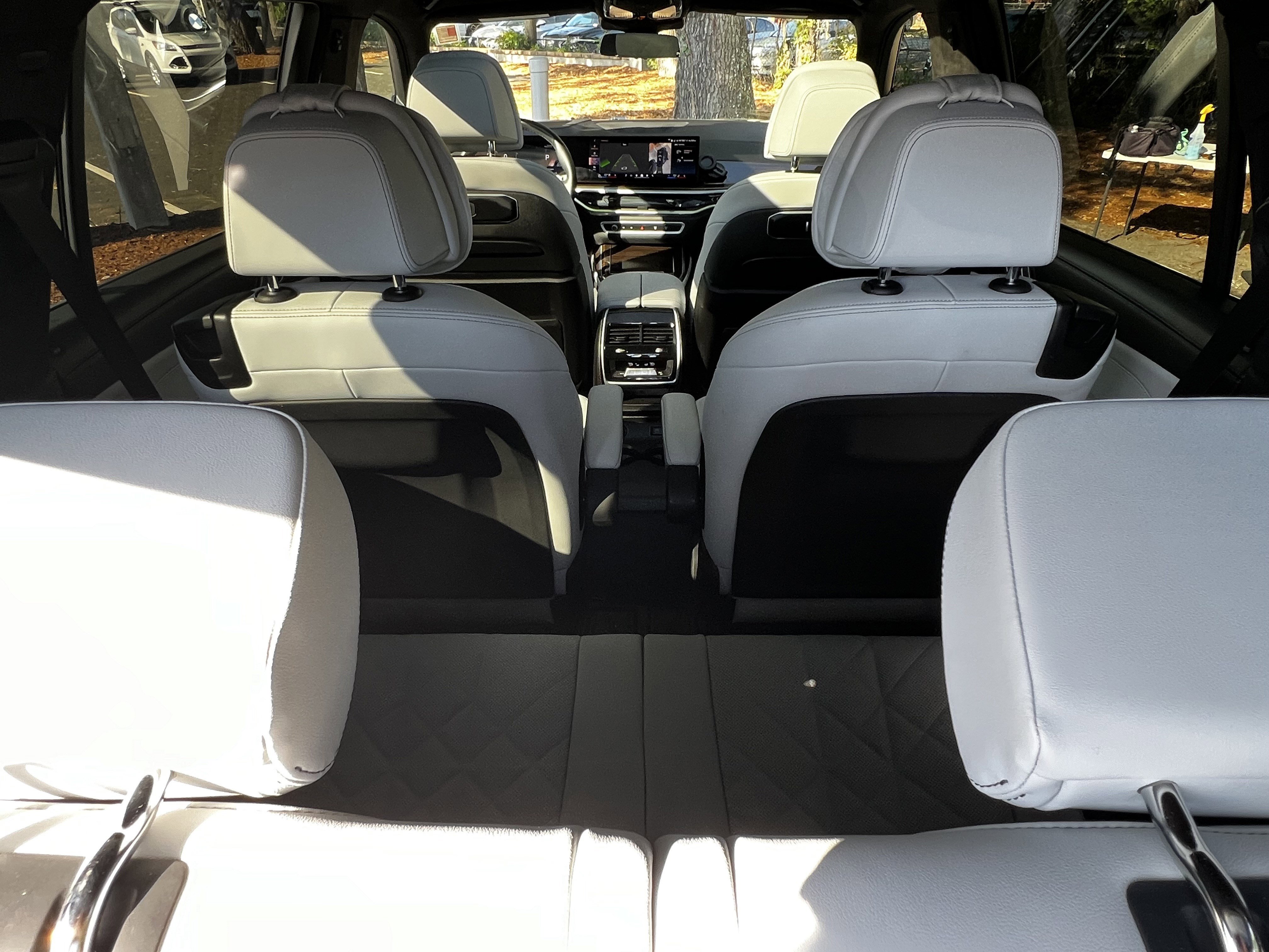 Used 2024 BMW X7 xDrive40i w/ Parking Assistance Package image 51
