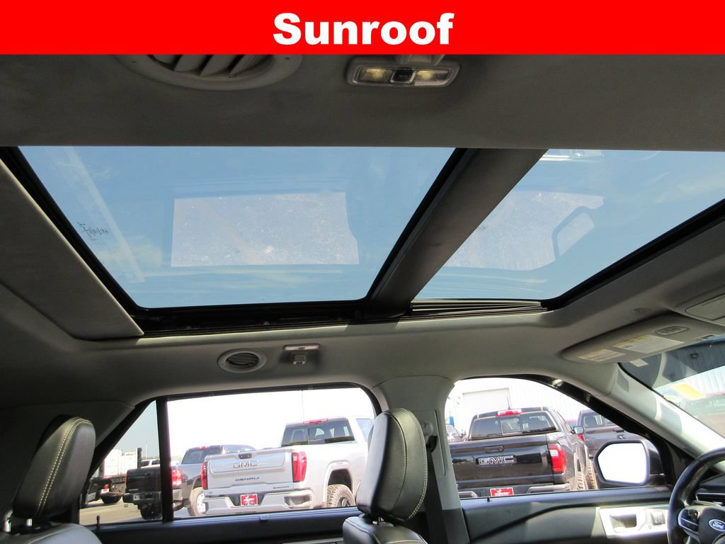 Used 2022 Ford Explorer Limited w/ Equipment Group 301A AWD/4WD image 16